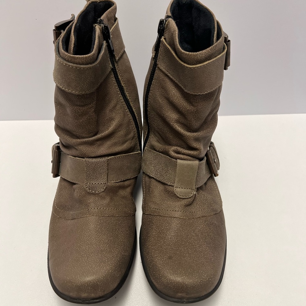Romika Stylish Brown Suede Ankle Boots size 6